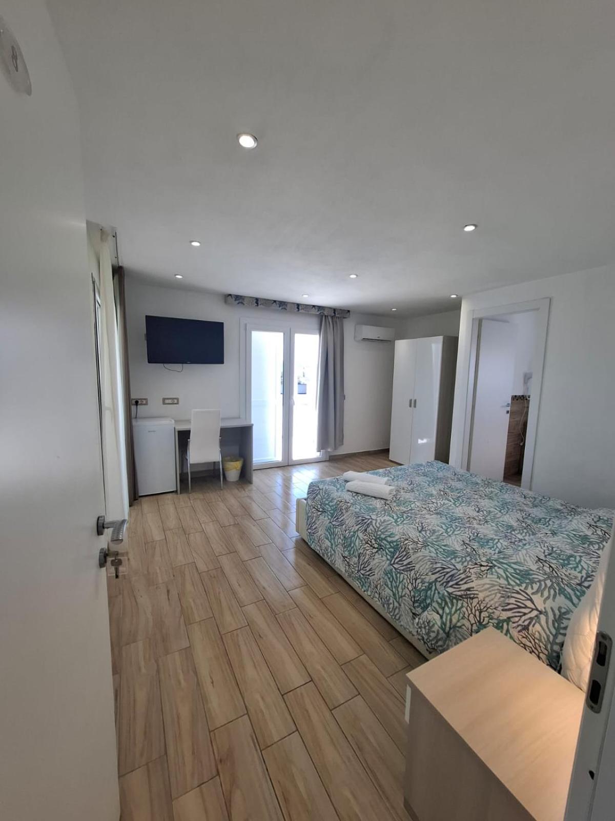 Hotel La Contessa Санта Тереза Галура Екстериор снимка