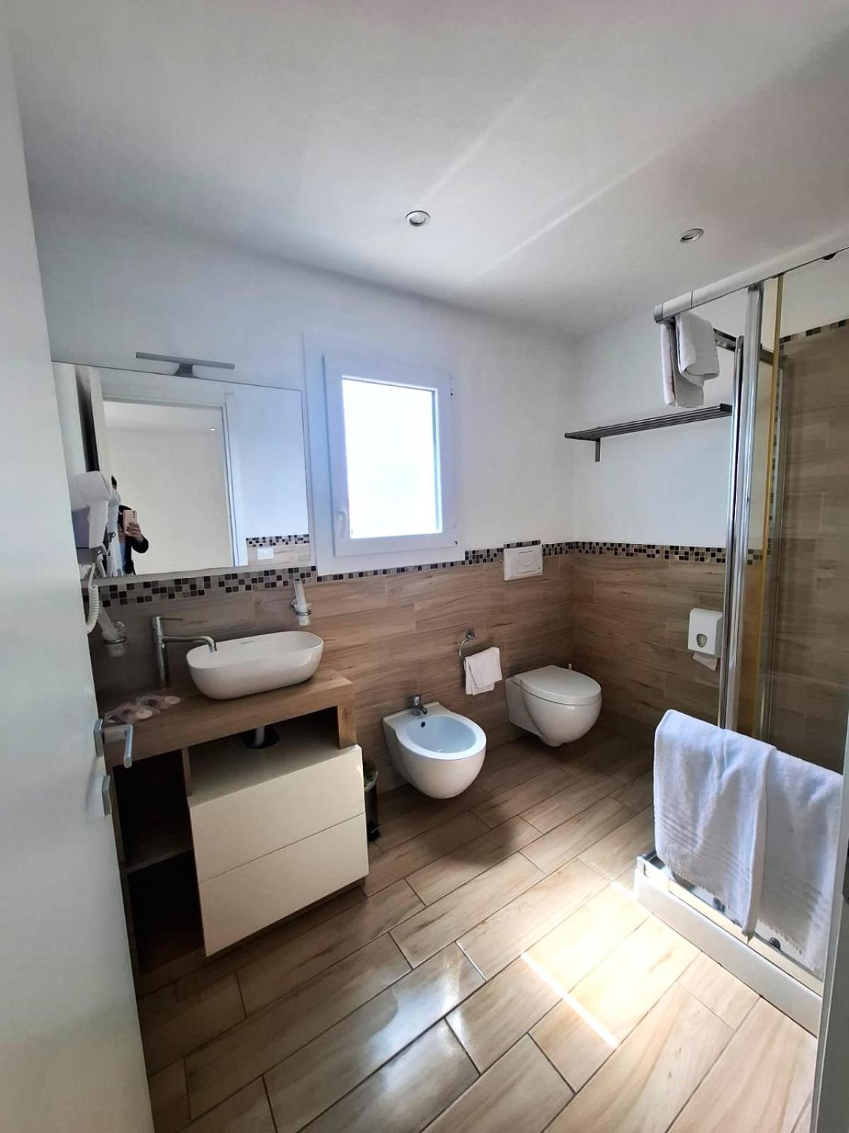 Hotel La Contessa Санта Тереза Галура Екстериор снимка